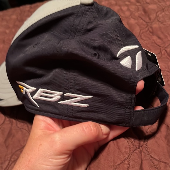 NWT TaylorMade hat - Picture 3 of 4